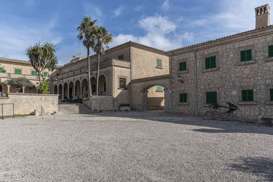 Mallorca - Randa 02 - santuari de Cura.jpg